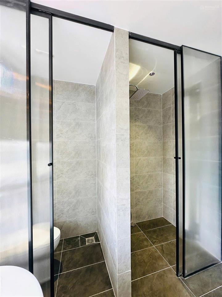 Tôi về quê ở cần bán gấp nhà nguyễn thị diệuq3, gần đại học mở. 83m2 đang cho thuê 27tr