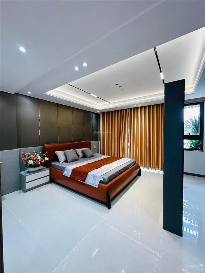 Tôi về quê ở cần bán gấp nhà nguyễn thị diệuq3, gần đại học mở. 83m2 đang cho thuê 27tr