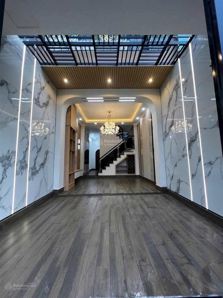 Cô lý về quê cần bán nhà ngô thời nhiệmq3, gần bệnh viện da liễu. 65m2/3tỷ100 đang cho thuê 25tr