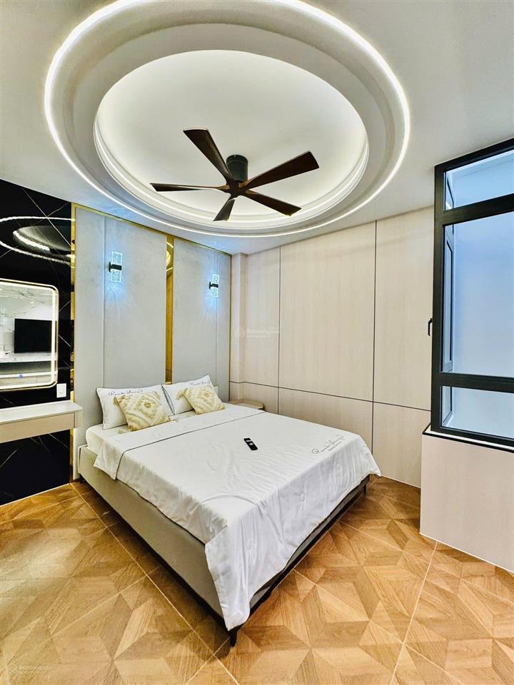 Cô hà về quê ở cần bán nhà nguyễn văn giai  đa kao  q1 gần chợ đa kao. 80m2 đang cho thuê 29tr