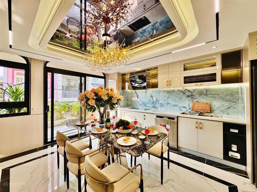 Cô hà về quê ở cần bán nhà nguyễn văn giai  đa kao  q1 gần chợ đa kao. 80m2 đang cho thuê 29tr