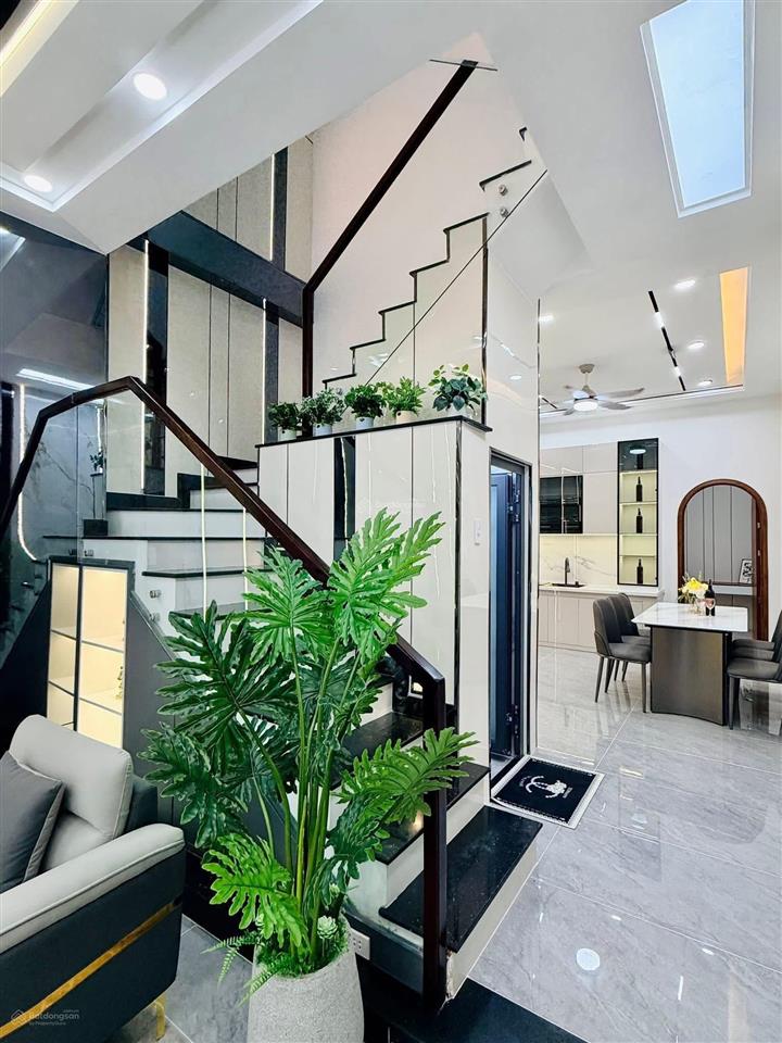 Cô ái đi định cư bán nhà tăng bạt hổp11bình thạnh gần chợ phan văn trị. 80m2 cho thuê 23tr