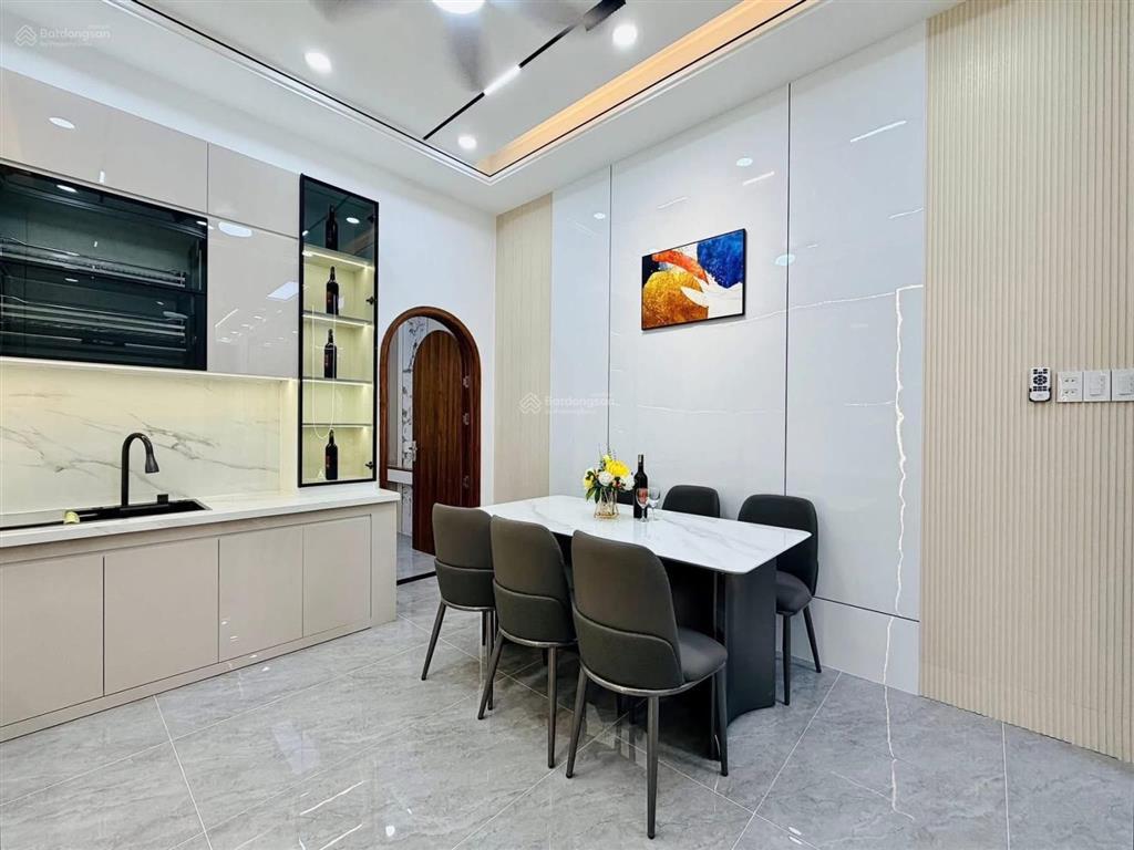 Cô ái đi định cư bán nhà tăng bạt hổp11bình thạnh gần chợ phan văn trị. 80m2 cho thuê 23tr