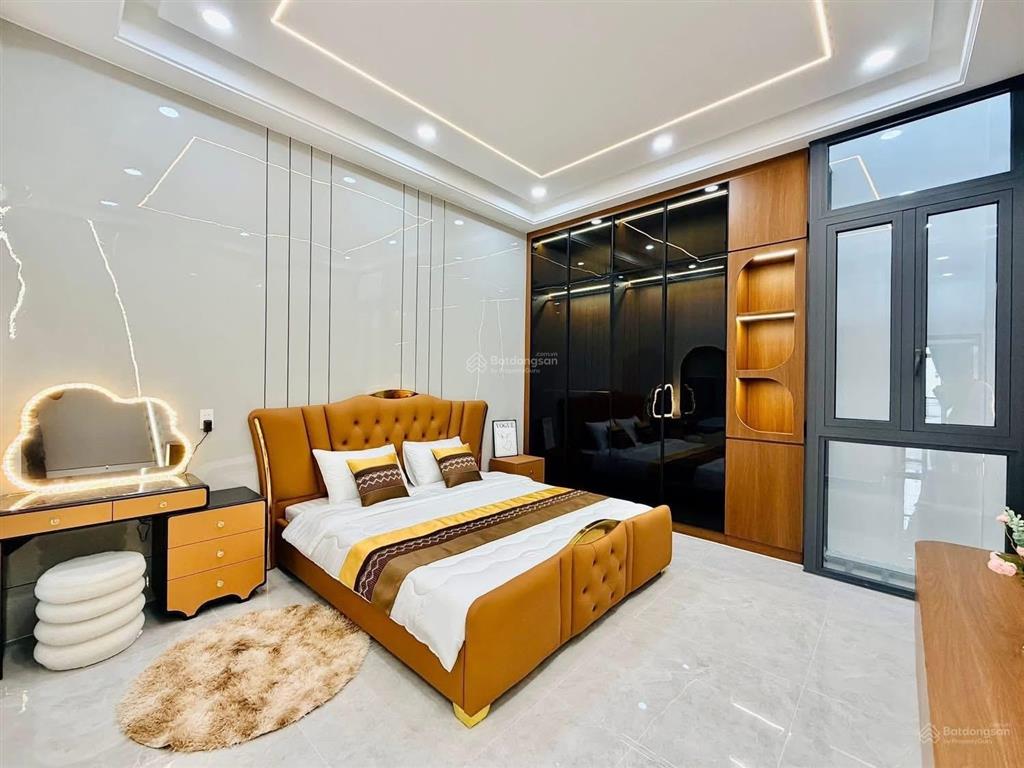 Cô ái đi định cư bán nhà tăng bạt hổp11bình thạnh gần chợ phan văn trị. 80m2 cho thuê 23tr