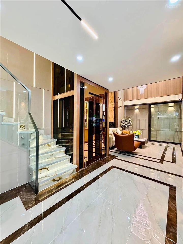 Tôi cần tiền bán nhà võ thị sáu  q3, gần vòng xoay dân chủ. dt 76,8m2 đang cho thuê 27tr