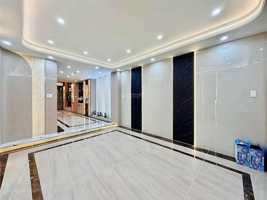 Tôi cần tiền bán nhà võ thị sáu  q3, gần vòng xoay dân chủ. dt 76,8m2 đang cho thuê 27tr