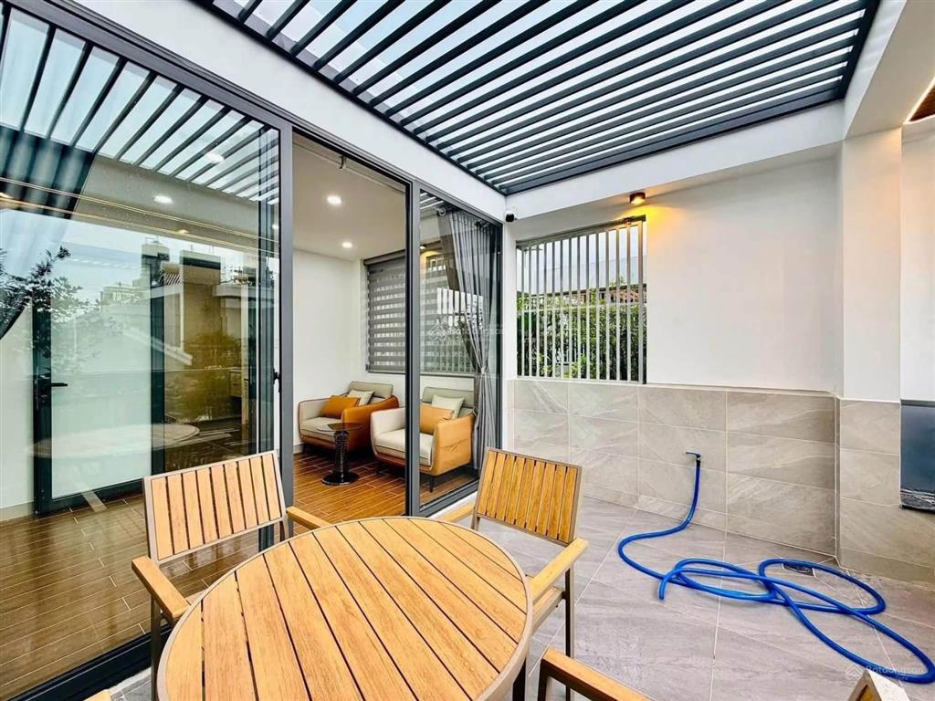 Tôi cần tiền bán nhà võ thị sáu  q3, gần vòng xoay dân chủ. dt 76,8m2 đang cho thuê 27tr