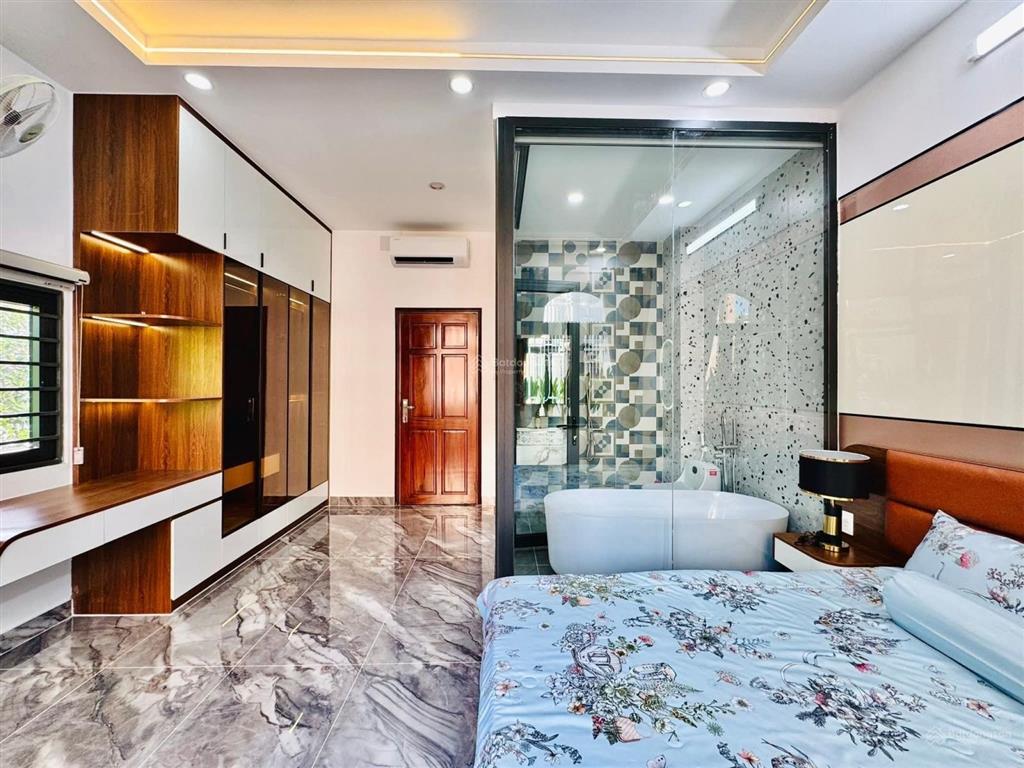 Với 5tỷ8 sở hữu nhà 100m2 trần hưng đạo, cầu kho, q1, gần th trần hưng đạo thuê 38tr/th