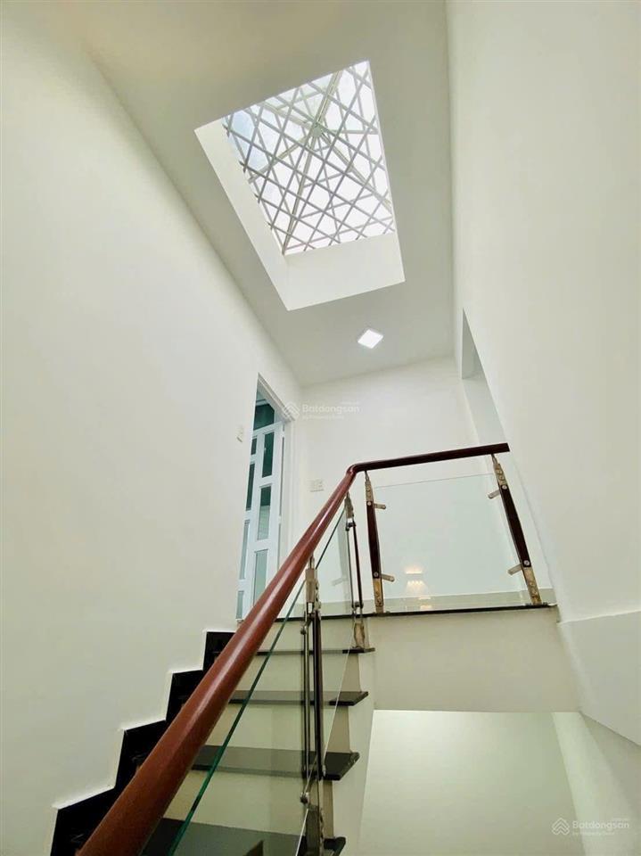 Cô tú bán nhà hồ xuân hương võ thị sáu q3 gần thpt nguyễn thị minh khai 4tỷ9 dt 82m2 thuê 31tr/th