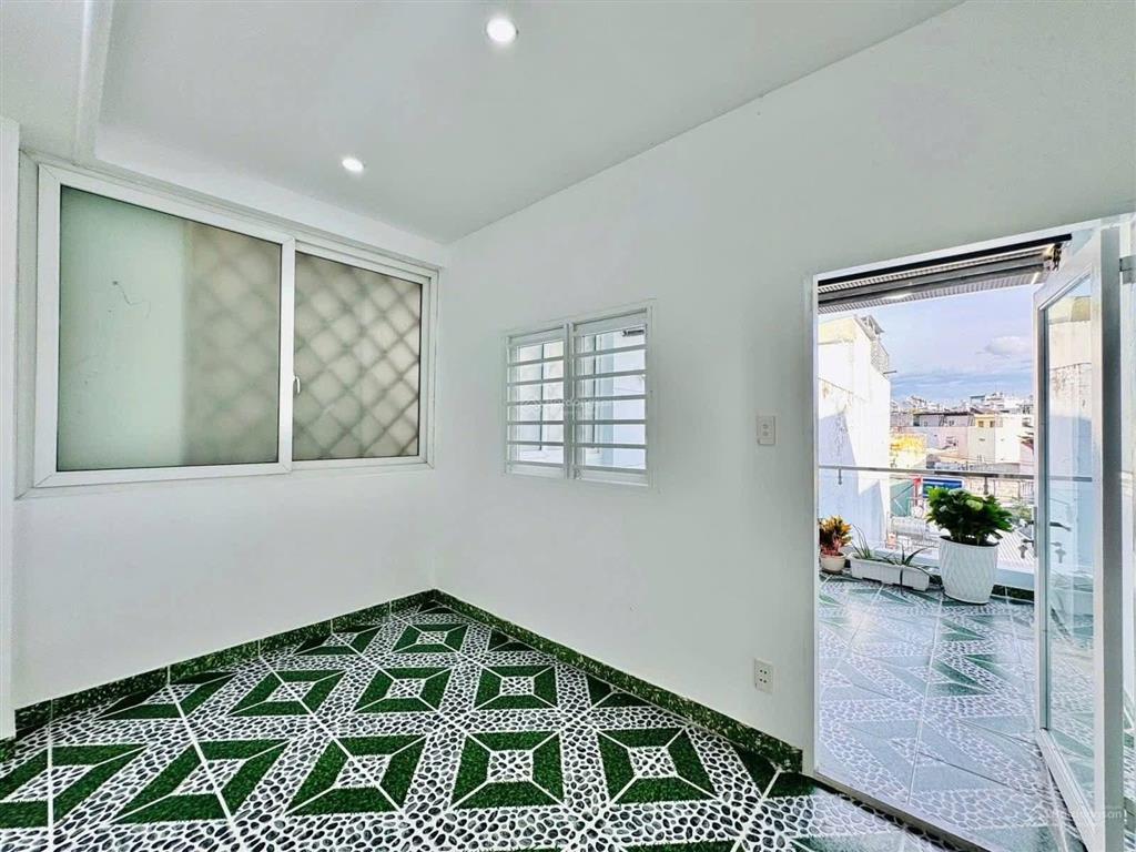 Cô tú bán nhà hồ xuân hương võ thị sáu q3 gần thpt nguyễn thị minh khai 4tỷ9 dt 82m2 thuê 31tr/th