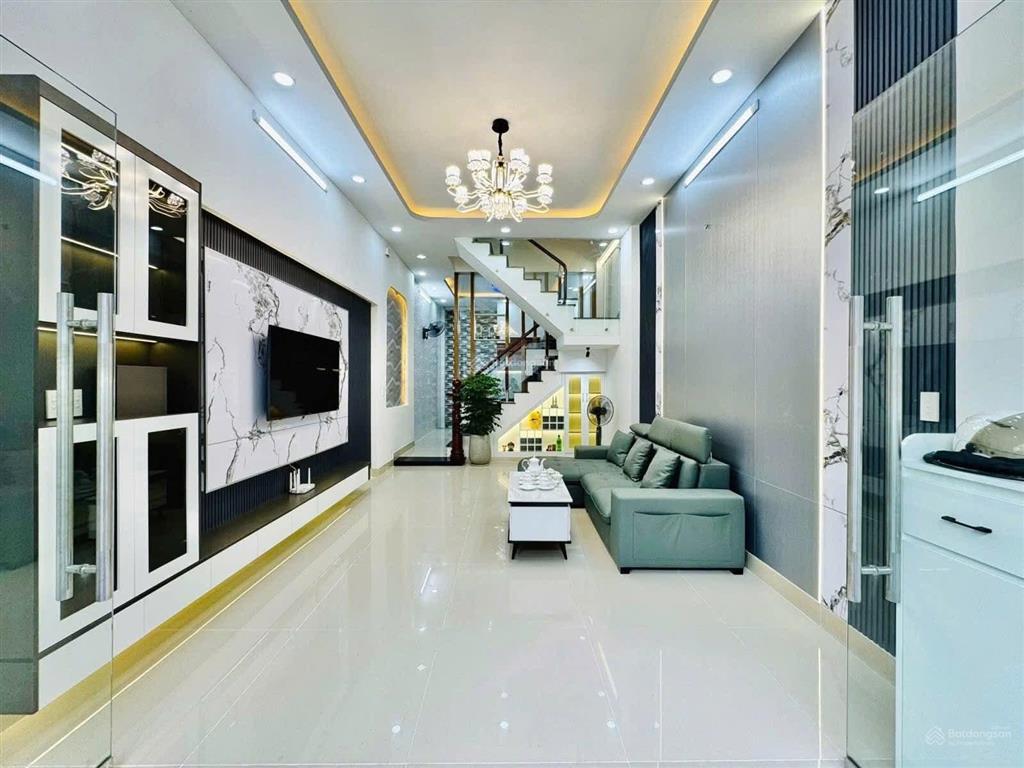 Cô tú bán nhà hồ xuân hương võ thị sáu q3 gần thpt nguyễn thị minh khai 4tỷ9 dt 82m2 thuê 31tr/th