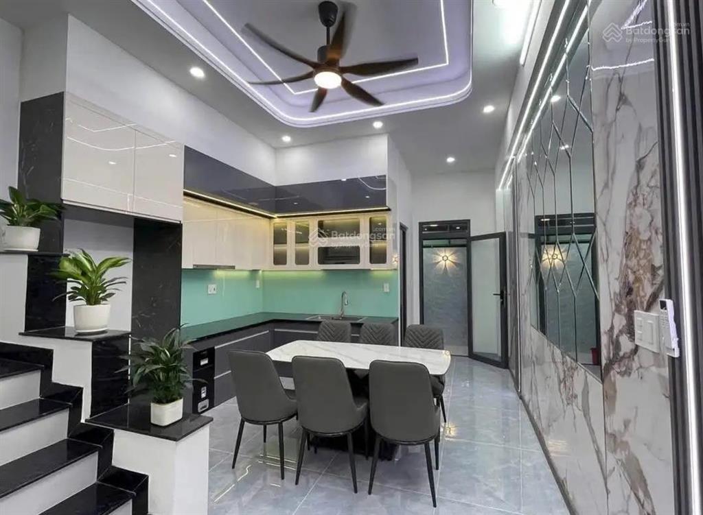 Cô lý bán nhà hồ biểu chánh, p11, phú nhuận gần bệnh viện an sinh giá 3tỷ8 dt 90m2 thuê 25 triệu/th