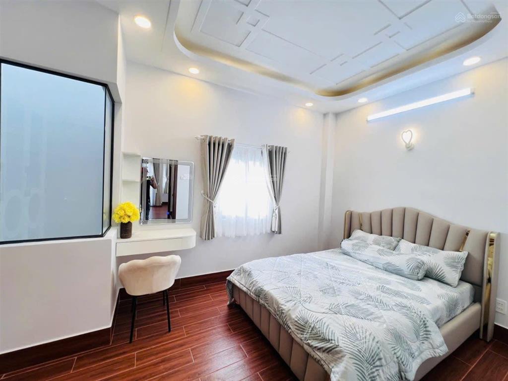 Chú chiến bán nhà tăng bạt hổ, p11, bình thạnh, giá 4tỷ gần đh văn lang, dt 76,5m2 thuê 27tr/th