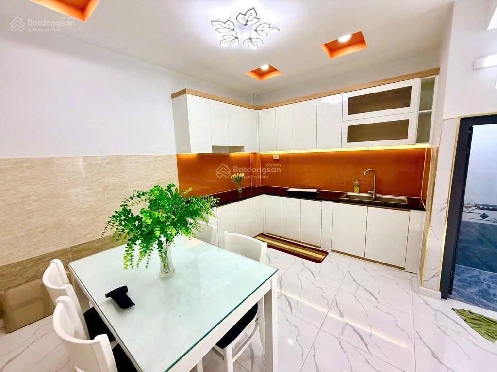 Chốt nhanh kẻo mất  chỉ 3tỷ4 bán nhà trần quang diệu p14 phú nhuận dt 72m2, gần bệnh viện an sinh