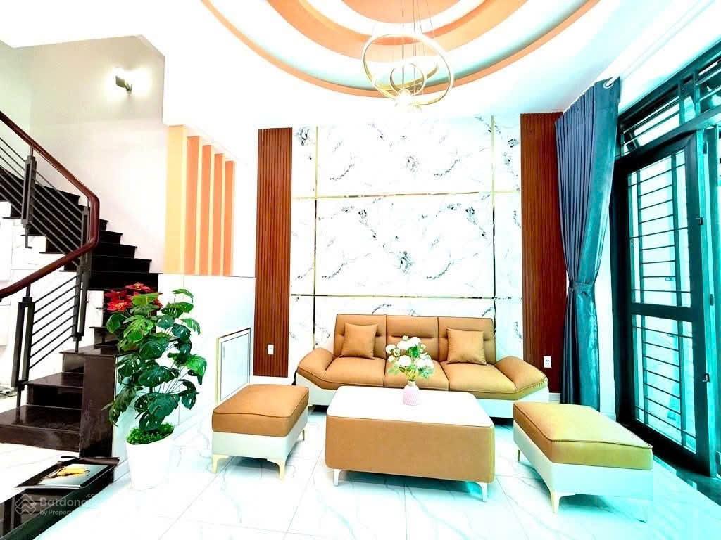 Chốt nhanh kẻo mất  chỉ 3tỷ4 bán nhà trần quang diệu p14 phú nhuận dt 72m2, gần bệnh viện an sinh