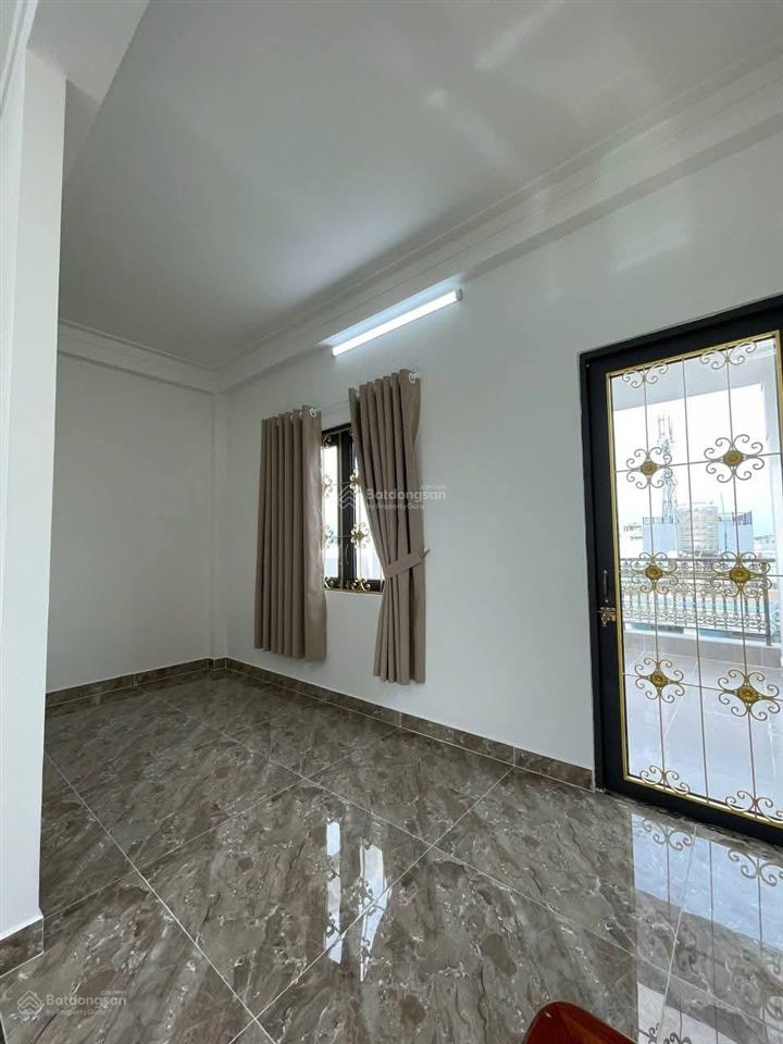 Chủ cần bán nhà nguyên hồng, p1, gò vấp, giá 2tỷ6 cách emart phan văn trị 5p di chuyển dt 79m2