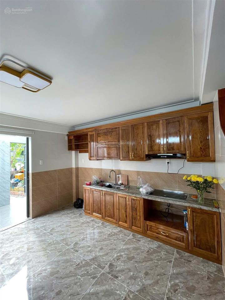 Chủ cần bán nhà nguyên hồng, p1, gò vấp, giá 2tỷ6 cách emart phan văn trị 5p di chuyển dt 79m2