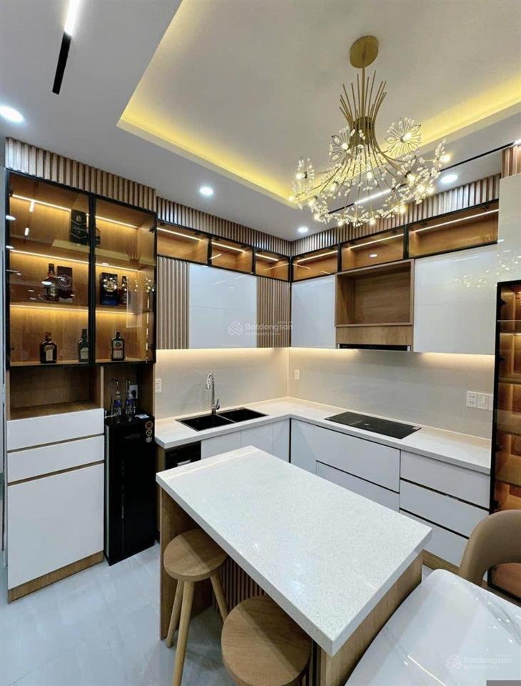 Tôi cần bán nhà lý chính thắng, võ thị sáu, q3 giá 4tỷ6 gần thpt nguyễn thị diệu, dt 80m2