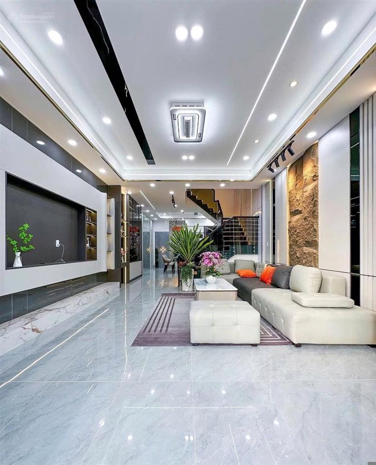 Tôi cần bán nhà lý chính thắng, võ thị sáu, q3 giá 4tỷ6 gần thpt nguyễn thị diệu, dt 80m2