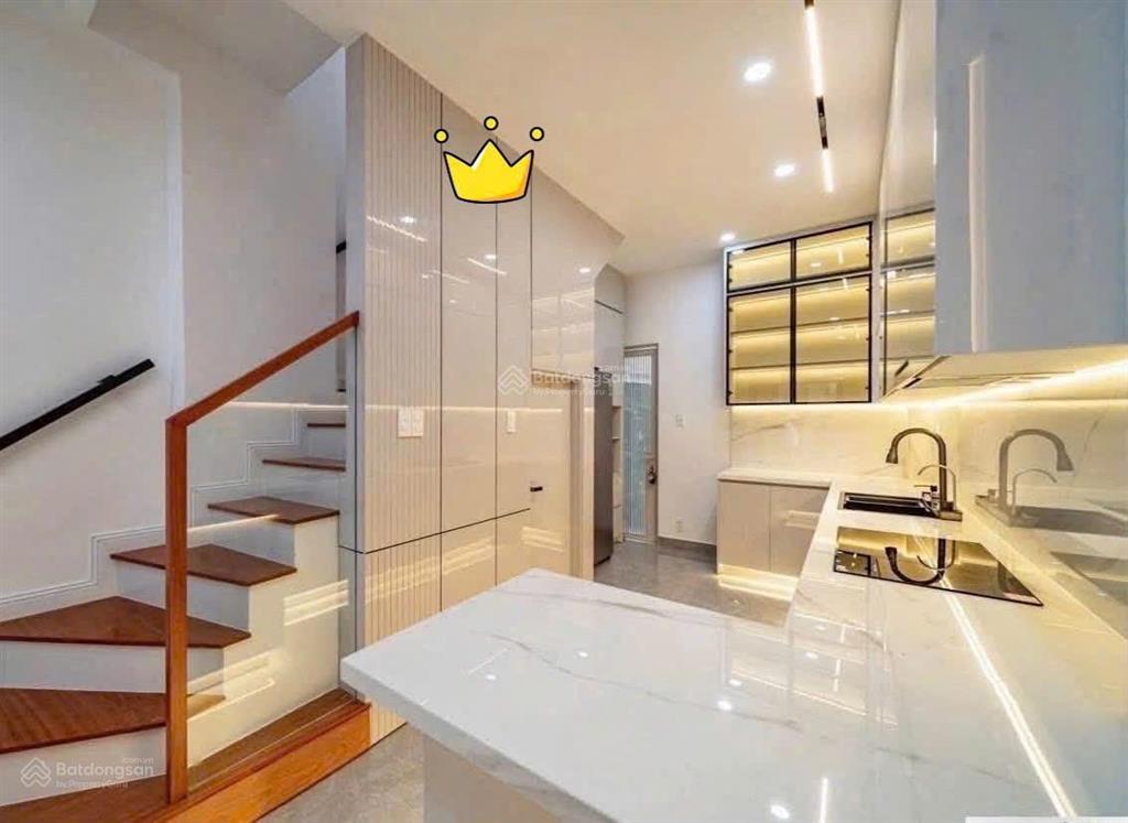Chú bé bán nhà 76,5m2 ngay trần nhân tôn p9 q5, giá 4tỷ gần bệnh viện 304, cho thuê 25tr/th