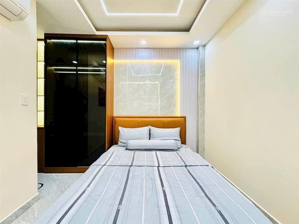Kẹt vốn kinh doanh bán gấp nhà trần văn đang, p11, q3, cách ga sài gòn 800m, dt 69,3m2