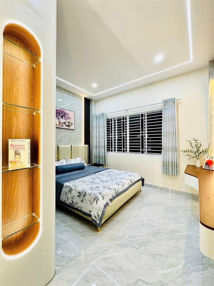 Kẹt vốn kinh doanh bán gấp nhà trần văn đang, p11, q3, cách ga sài gòn 800m, dt 69,3m2