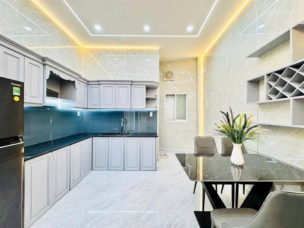 Kẹt vốn kinh doanh bán gấp nhà trần văn đang, p11, q3, cách ga sài gòn 800m, dt 69,3m2