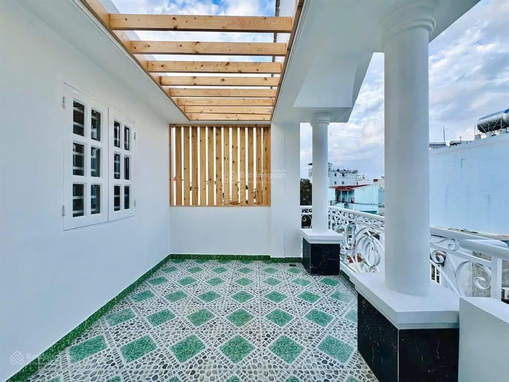 Chủ đi định cư cần bán nhà lê văn sỹ, p4, q3 gần thcs đoàn thị điểm, dt 72m2 còn hđ thuê