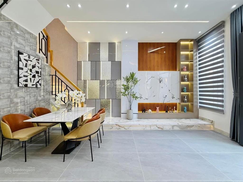 Tôi bán nhà bà hạt, p. 9, q. 10, gần ngã bảy lý thái tổ, dt 90m2 thuê 30tr/th