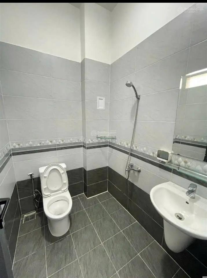 Cần bán nhà bành văn trân, p7, tân bình, giáp quận 3, ngay thcs tân bình, dt 75m2