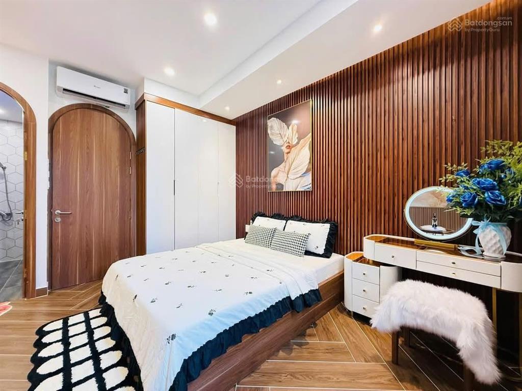 Bán nhà ông ích khiêm, p10, q11 gần đầm sen, dt 60m2, cho thuê 17tr/th