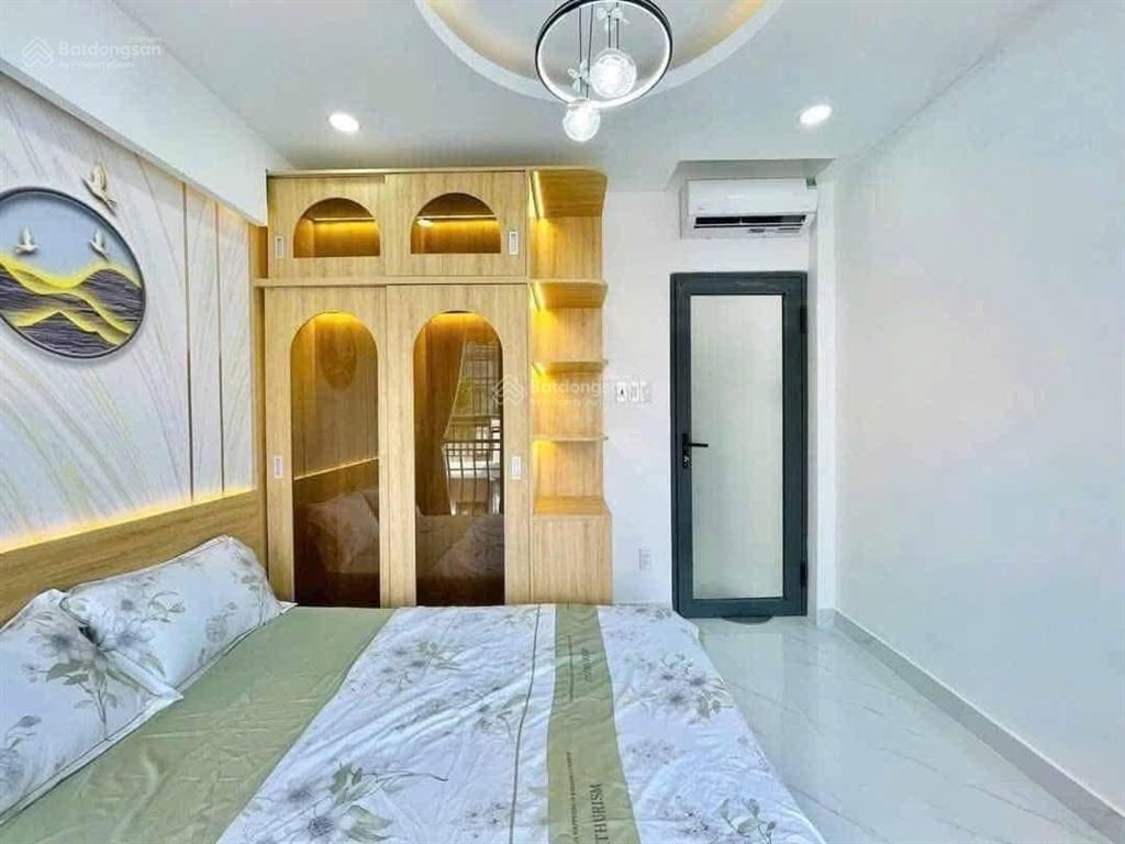 Chính chủ cần bán gấp nhà mai văn ngọc, p10, phú nhuận, dt 67,2m2, hđ thuê 18 triệu/th