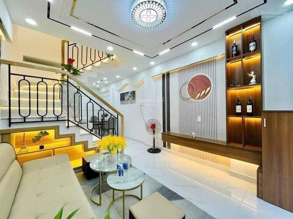Chính chủ cần bán gấp nhà mai văn ngọc, p10, phú nhuận, dt 67,2m2, hđ thuê 18 triệu/th