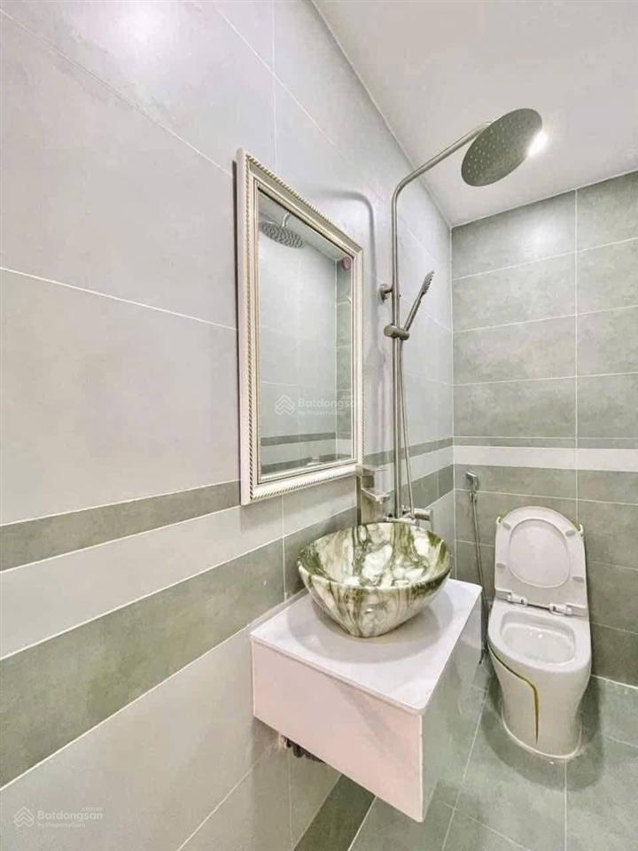 Chính chủ cần bán gấp nhà mai văn ngọc, p10, phú nhuận, dt 67,2m2, hđ thuê 18 triệu/th