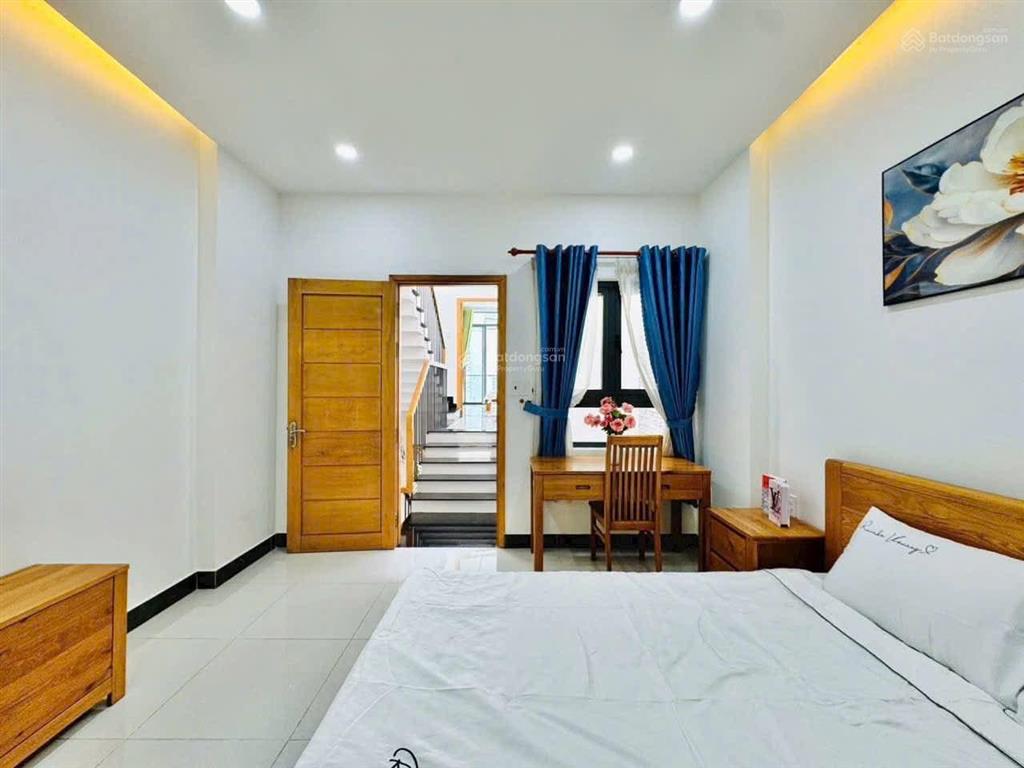 Sốc! sở hữu nhà cao đạt p1 q5 gần cđ kinh tế đối ngoại, cho thuê 25 triệu/th dt 90m2