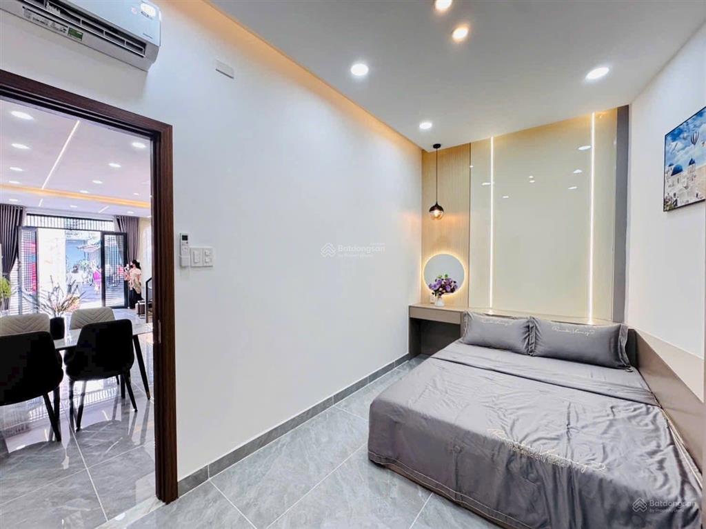 Bán nhà đường lý thái tổ, p10, q10, gần ngã bảy lý thái tổ, giá 3tỷ990 dt 72m2, hđ thuê 20tr/th