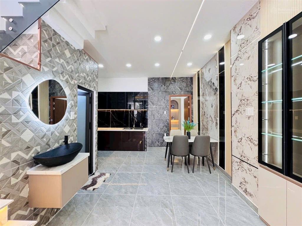 Bán nhà đường lý thái tổ, p10, q10, gần ngã bảy lý thái tổ, giá 3tỷ990 dt 72m2, hđ thuê 20tr/th
