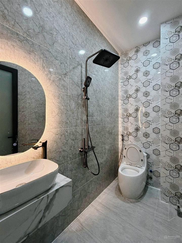 Chị thanh bán nhà đoàn văn bơ, p9, q4, gần th nguyễn văn trỗi, dt 72m2 thuê 22tr/th