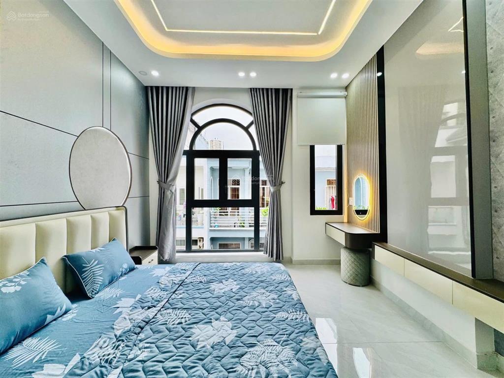 Chị thanh bán nhà đoàn văn bơ, p9, q4, gần th nguyễn văn trỗi, dt 72m2 thuê 22tr/th