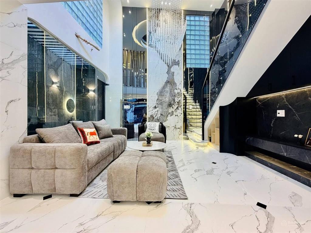 Tôi bán nhà nguyễn thị tần, rạch ông, q8 sát chợ rạch ông, giá 3tỷ860 dt 67,2m2, cho thuê 24 tr/th