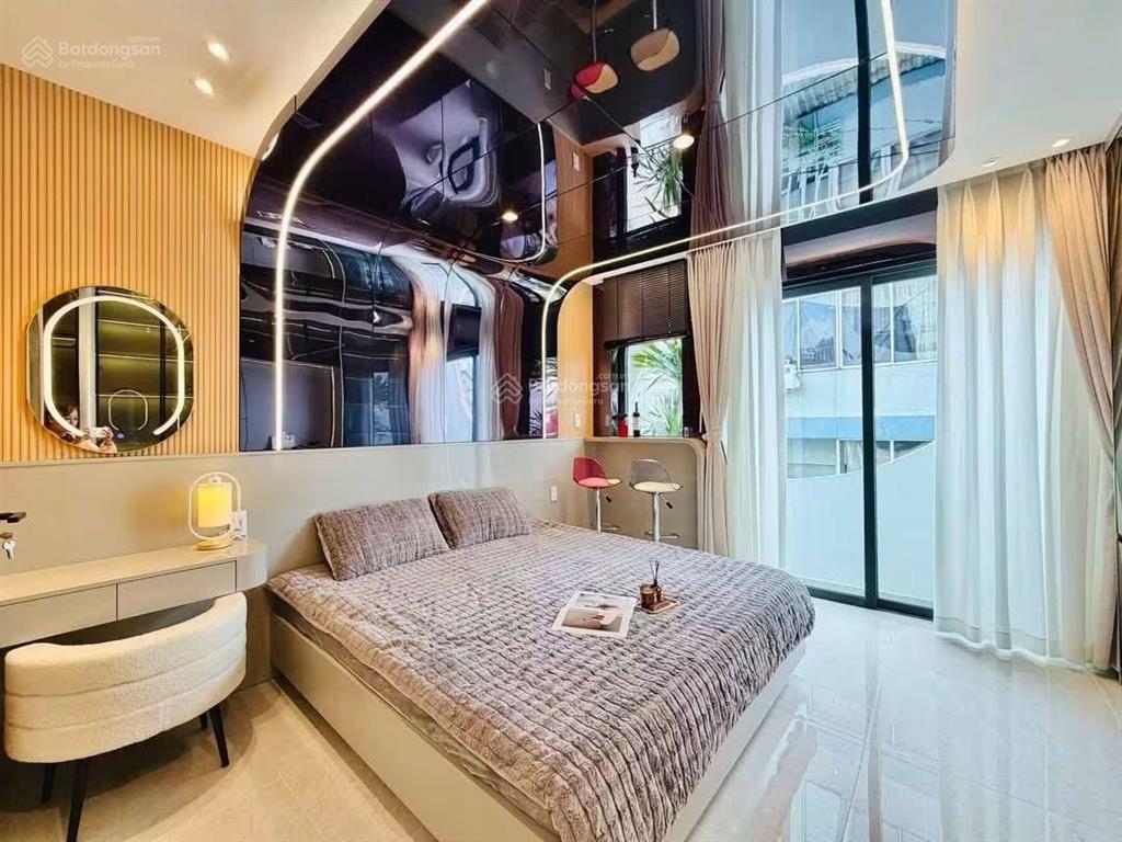 Bán nhà đường nguyễn đình chiểu, p3 q3 gần ngã sáu cộng hoà dt 80m2 cho thuê 20tr/th