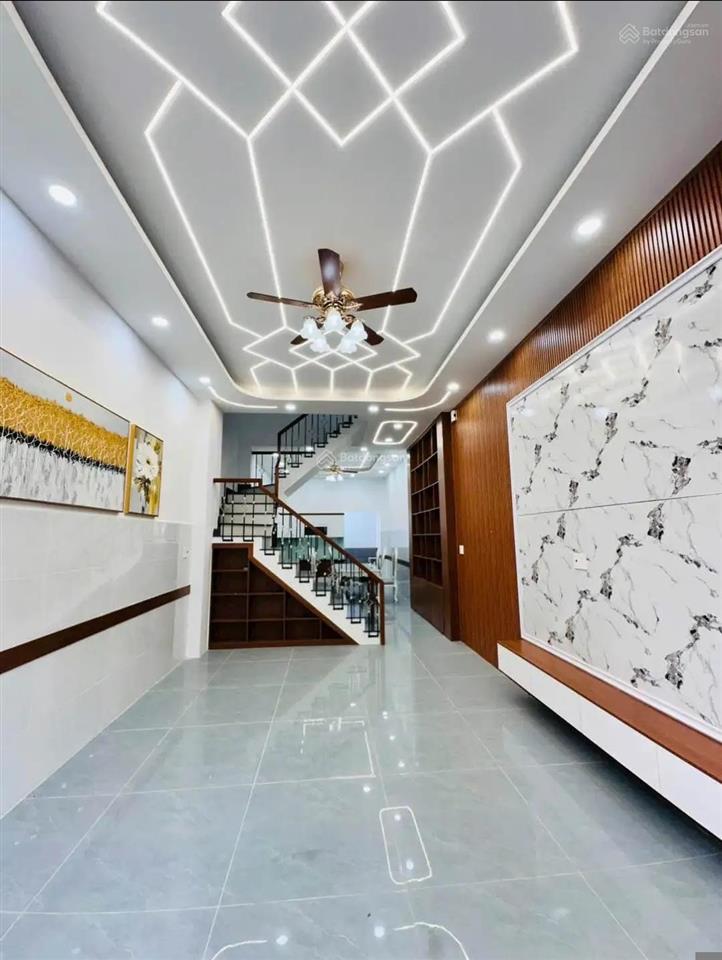 Chủ bán nhà trần phú, p4, q5 dt 72m2, gần vòng xoay lý thái tổ, cho thuê 20 triệu/th