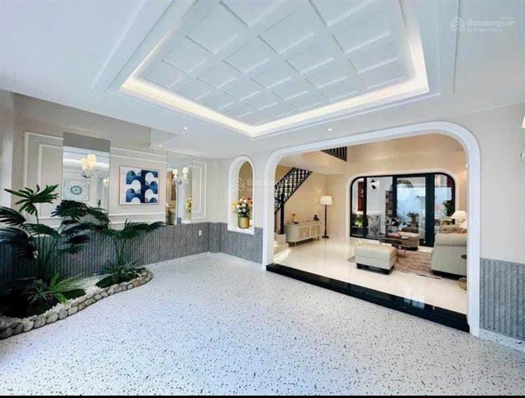 Tôi cần bán nhà võ thị sáu tân định q1 gần thcs huỳnh khương ninh dt 100m2 thuê 40tr/th