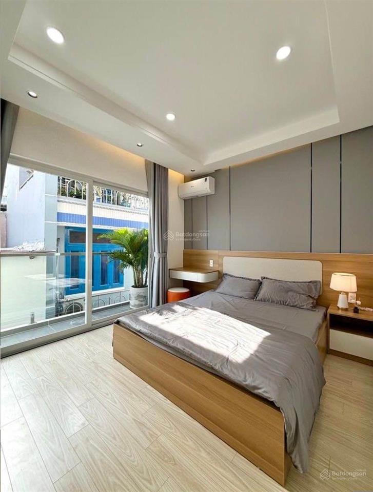 Chú tân cần bán nhà phan văn hân, p17, bình thạnh,  giáp quận 1, dt 83m2 thuê 24tr/th
