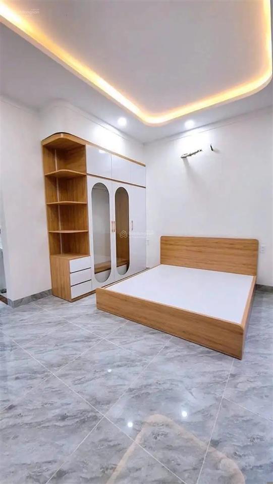 Chú tân cần bán nhà phan văn hân, p17, bình thạnh,  giáp quận 1, dt 83m2 thuê 24tr/th