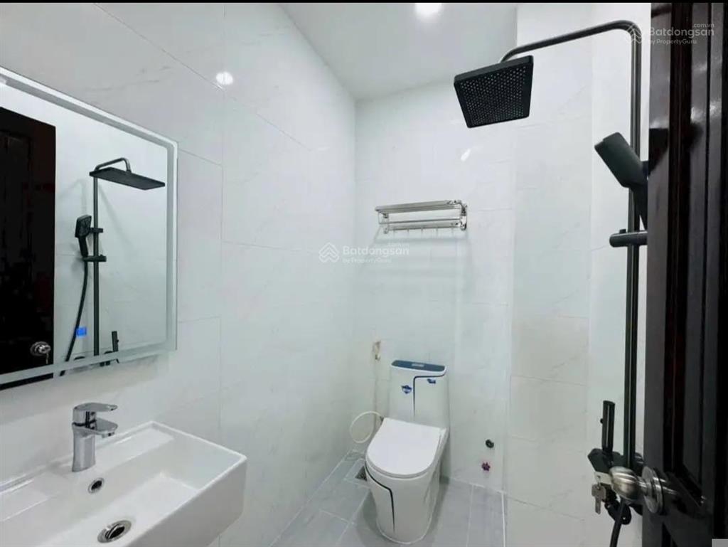 Cô hai bán nhà hoàng diệu p9 q4 cách thcs vân đồn 3p dt 72m2 thuê 20tr/th