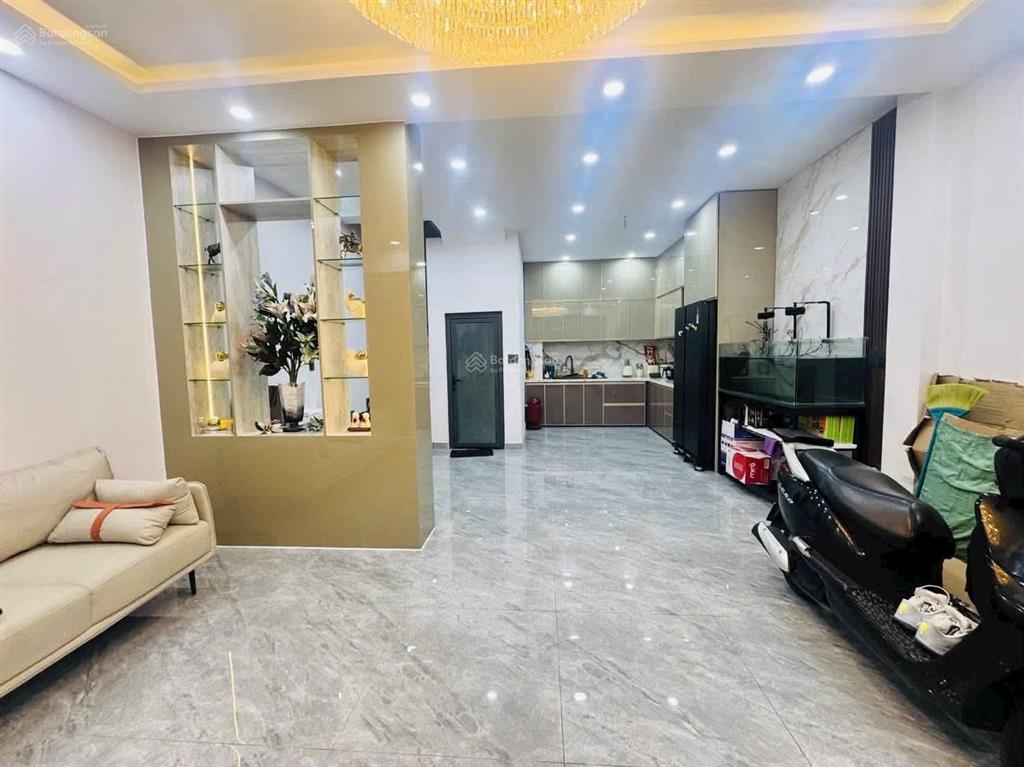 Bán gấp nhà dt 71,2m2 tại lâm văn bền, tân hưng, q7 giáp quận 4 cho thuê 18tr/th