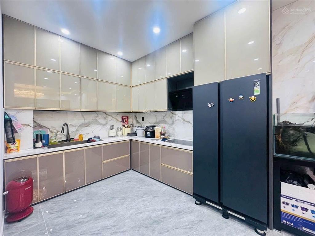 Bán gấp nhà dt 71,2m2 tại lâm văn bền, tân hưng, q7 giáp quận 4 cho thuê 18tr/th