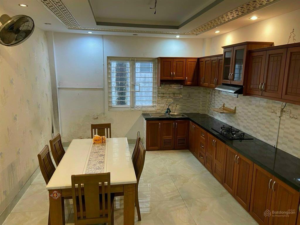 Bán gấp căn nhà đường minh phụng, p9, q6, 82,6m2 (5,2m x15,8m) giá 3.8 tỷ. còn hđ thuê 21tr/th