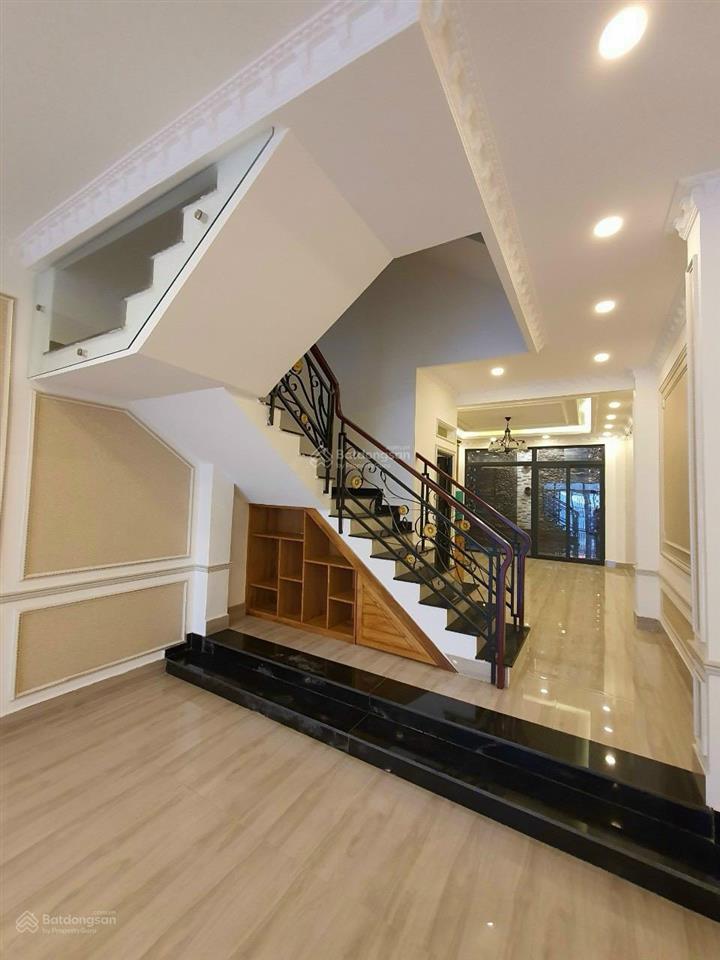 Bán gấp căn nhà đường minh phụng, p9, q6, 82,6m2 (5,2m x15,8m) giá 3.8 tỷ. còn hđ thuê 21tr/th